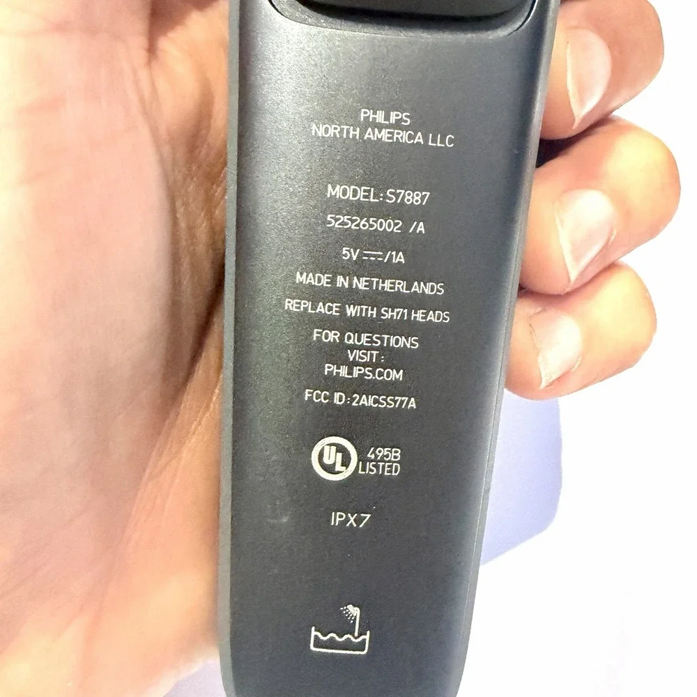 Philips Norelco 7200 Rechargeable Wet & Dry Electric Shaver S7887/82 w SenseiIQ